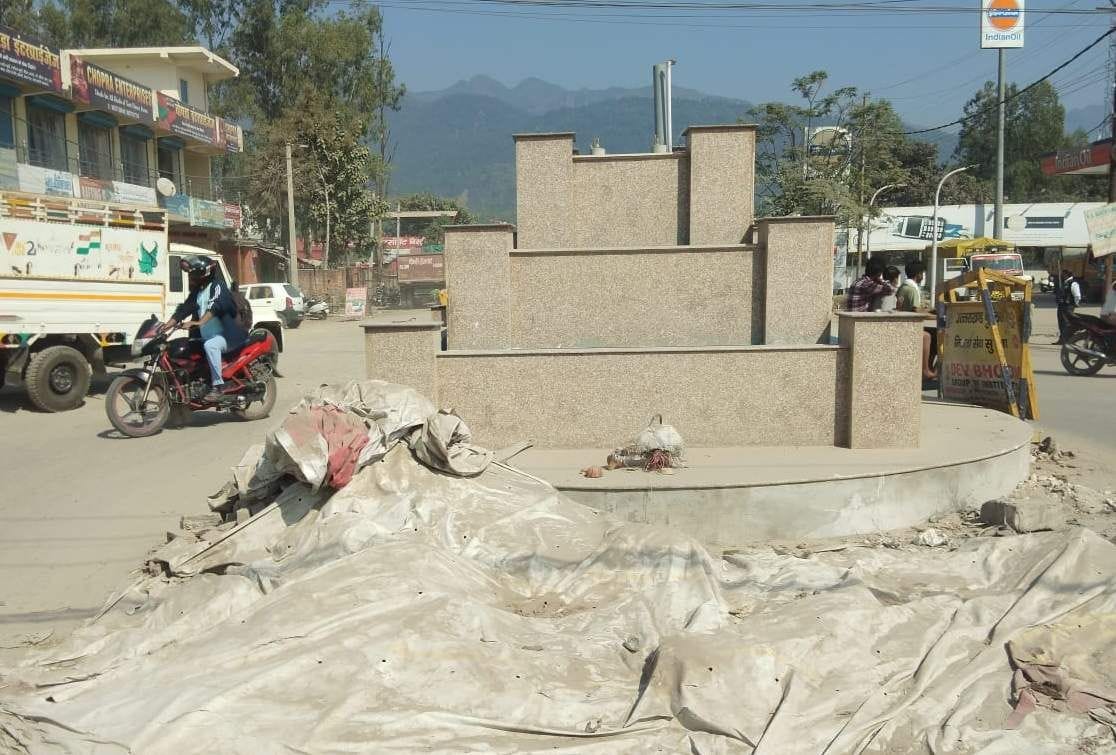 Administration ordered to stop the construction of Tehsil Chowk