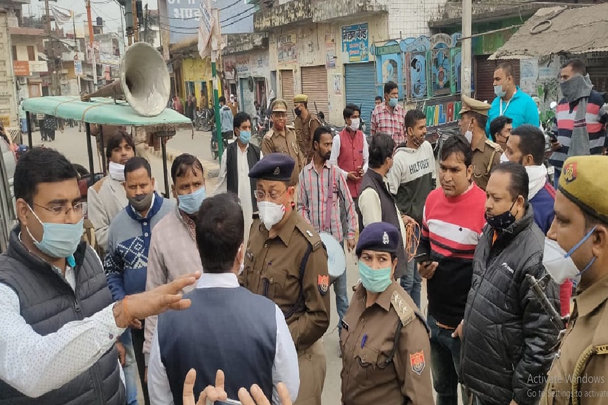 There is Property of 20 crore has been attached of gangster lawyer Qureshi including two other accused in Bijnor