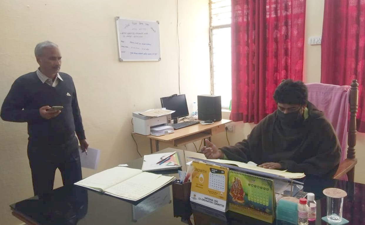 21 officers and workers will be deducted salary and honorarium