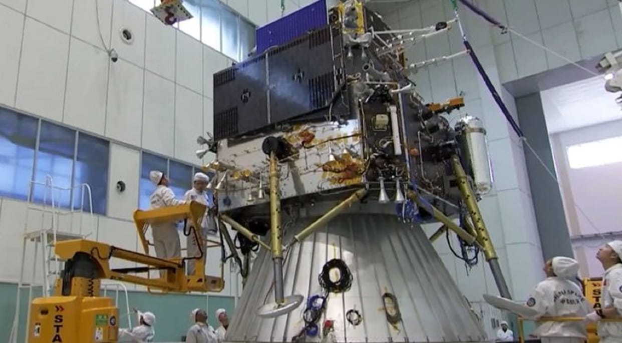 China will send its first spaceship to collect samples on the moon, which will return to Earth