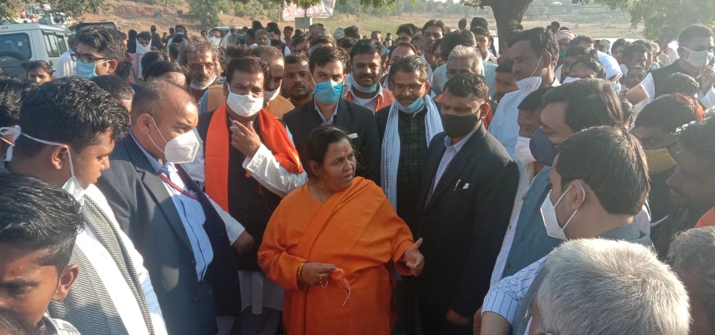 uma bharti visited village sadkora