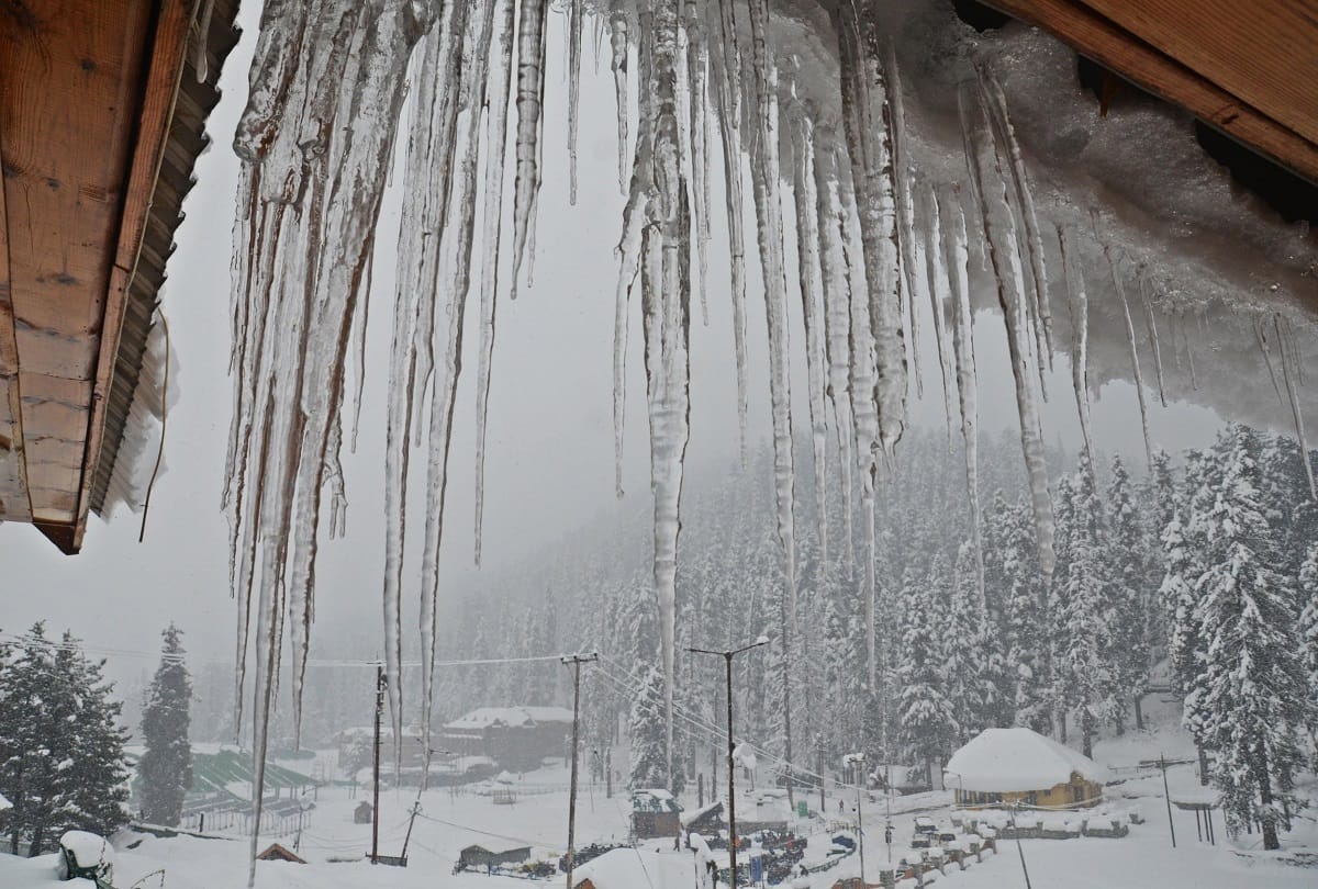 Bollywood Producer Guild Local actors will also get a chance to shoot films in Kashmir