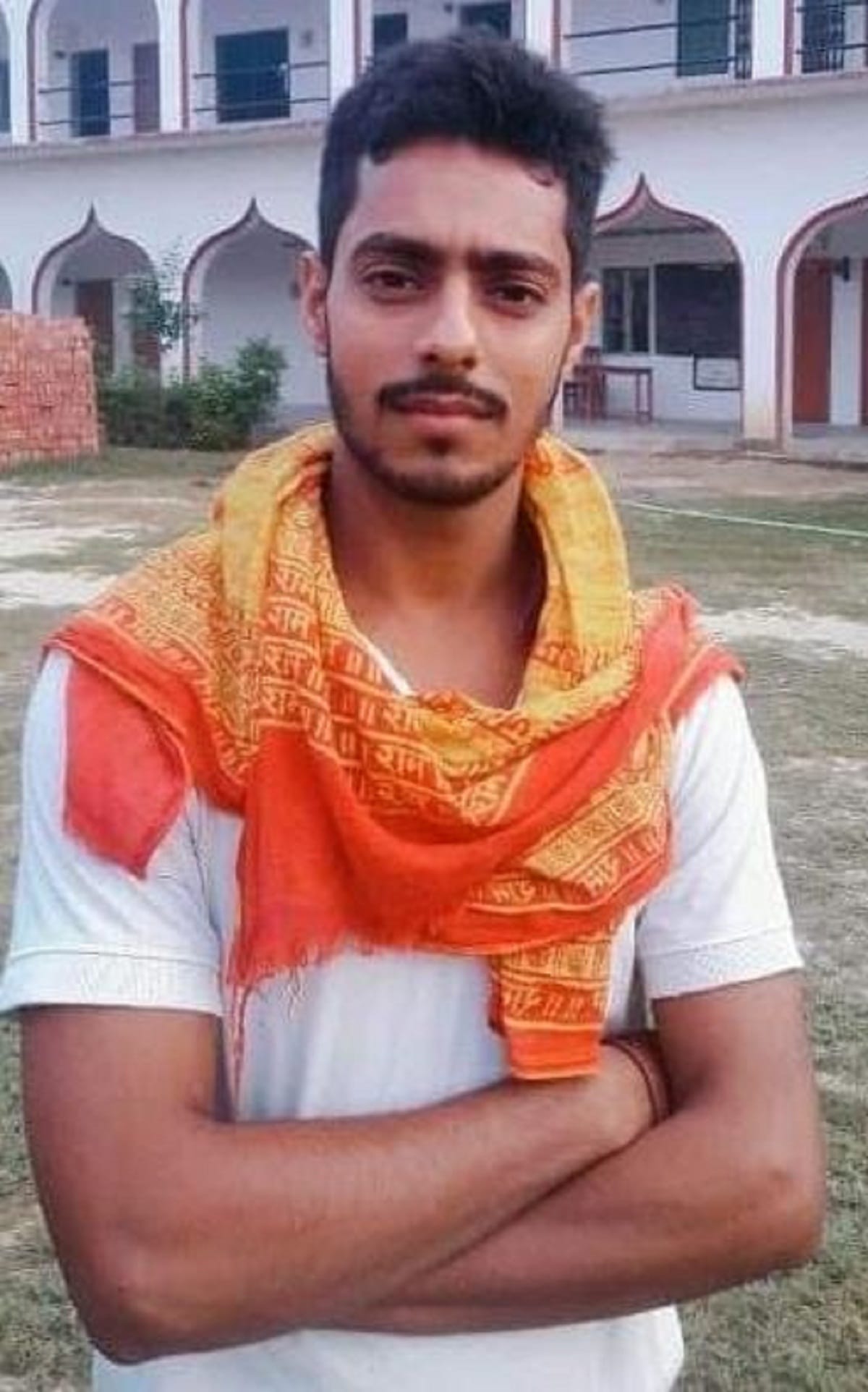 two friends riding the bike hit the truck returning home one died in jaunpur