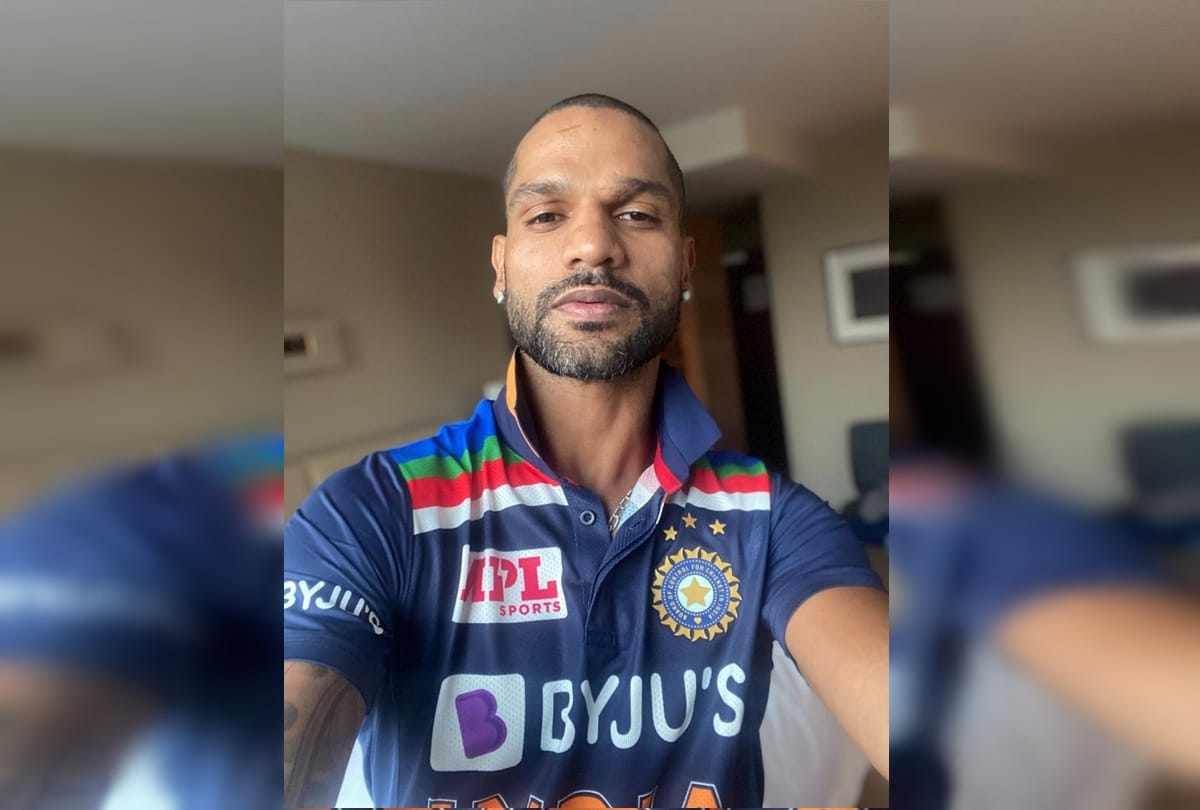 AUSvIND: Shikhar Dhawan posts selfie with Team Indias new retro jersey