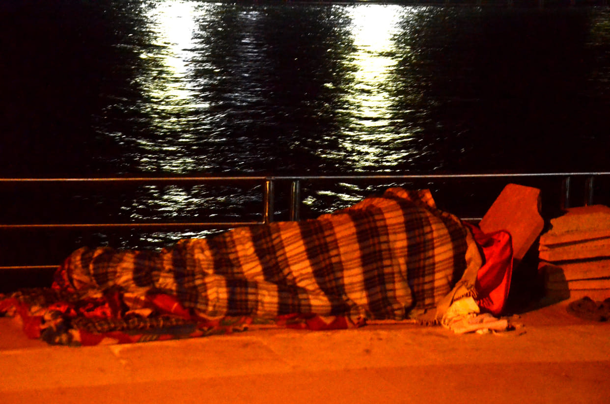 uttarakhand news : Homeless face clod and shelters home empty