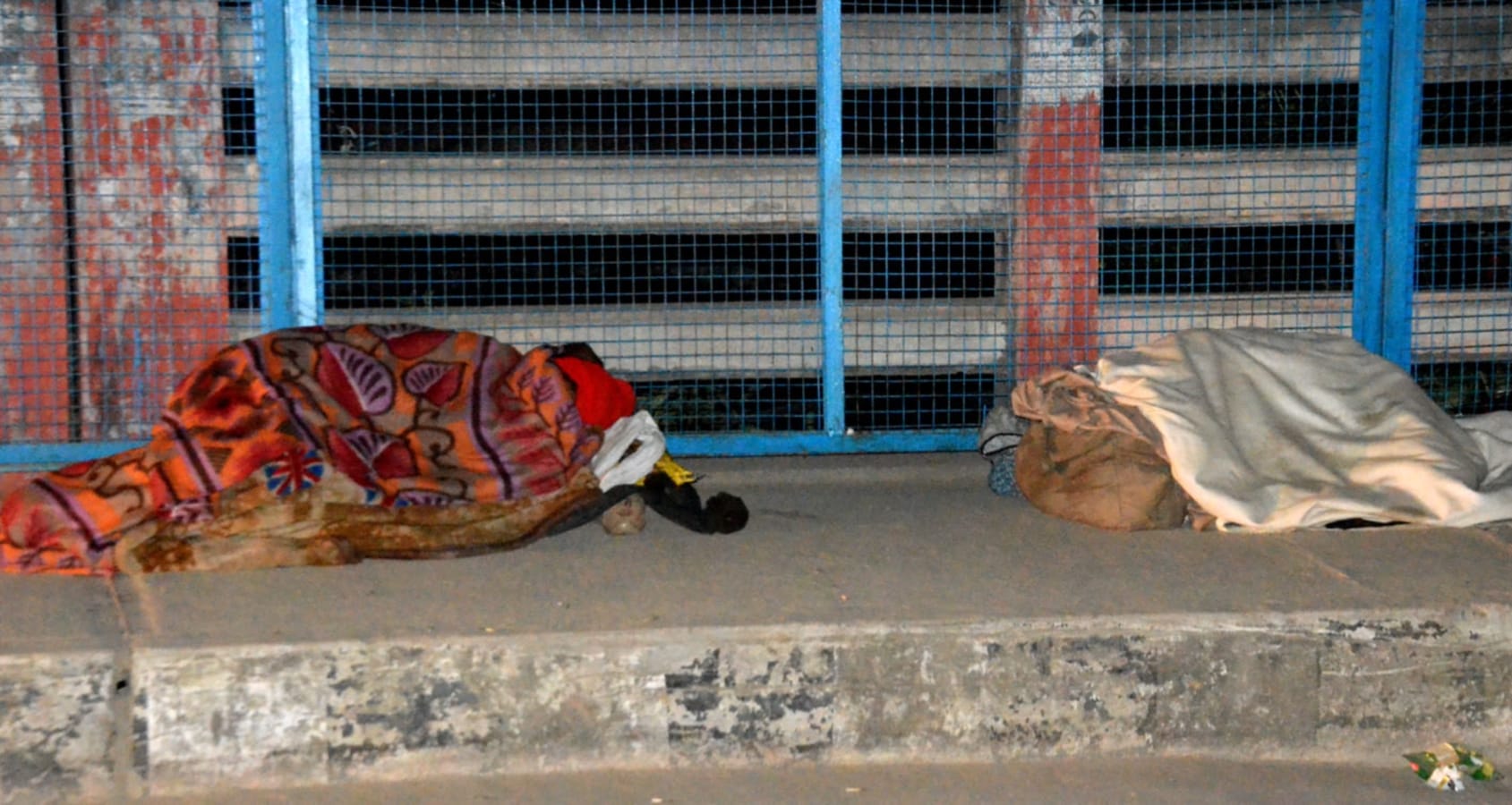 uttarakhand news : Homeless face clod and shelters home empty