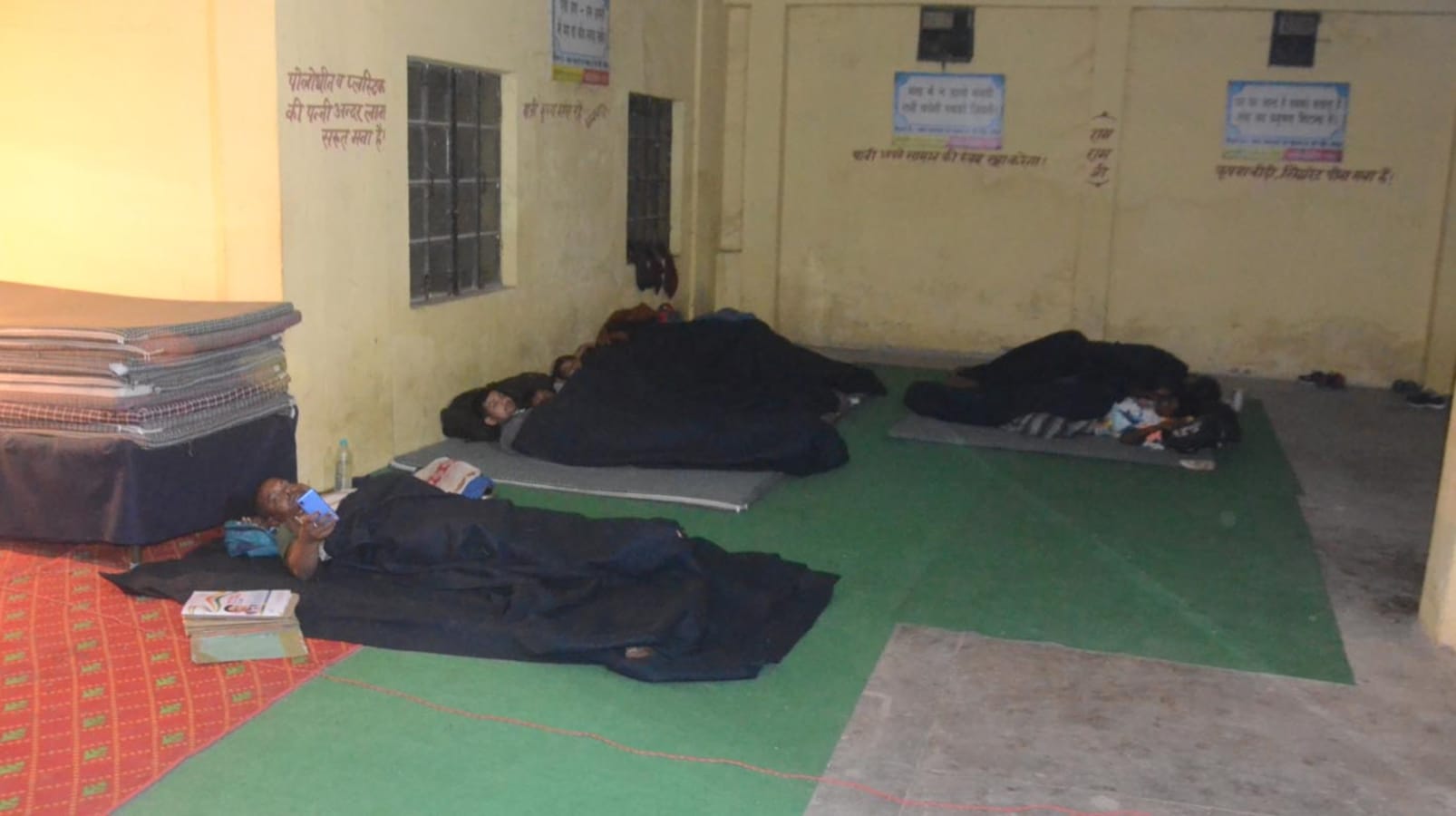 uttarakhand news : Homeless face clod and shelters home empty