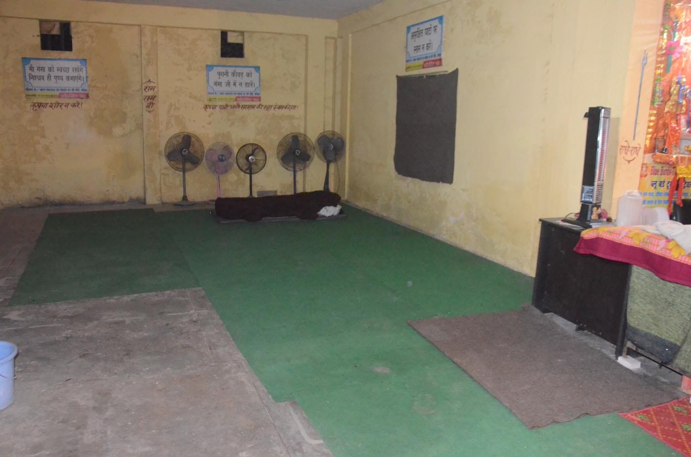 uttarakhand news : Homeless face clod and shelters home empty