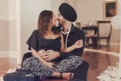 Neha Kakkar remembers her days watching Bollywood weddings shared a romantic video with husband Rohanpreet