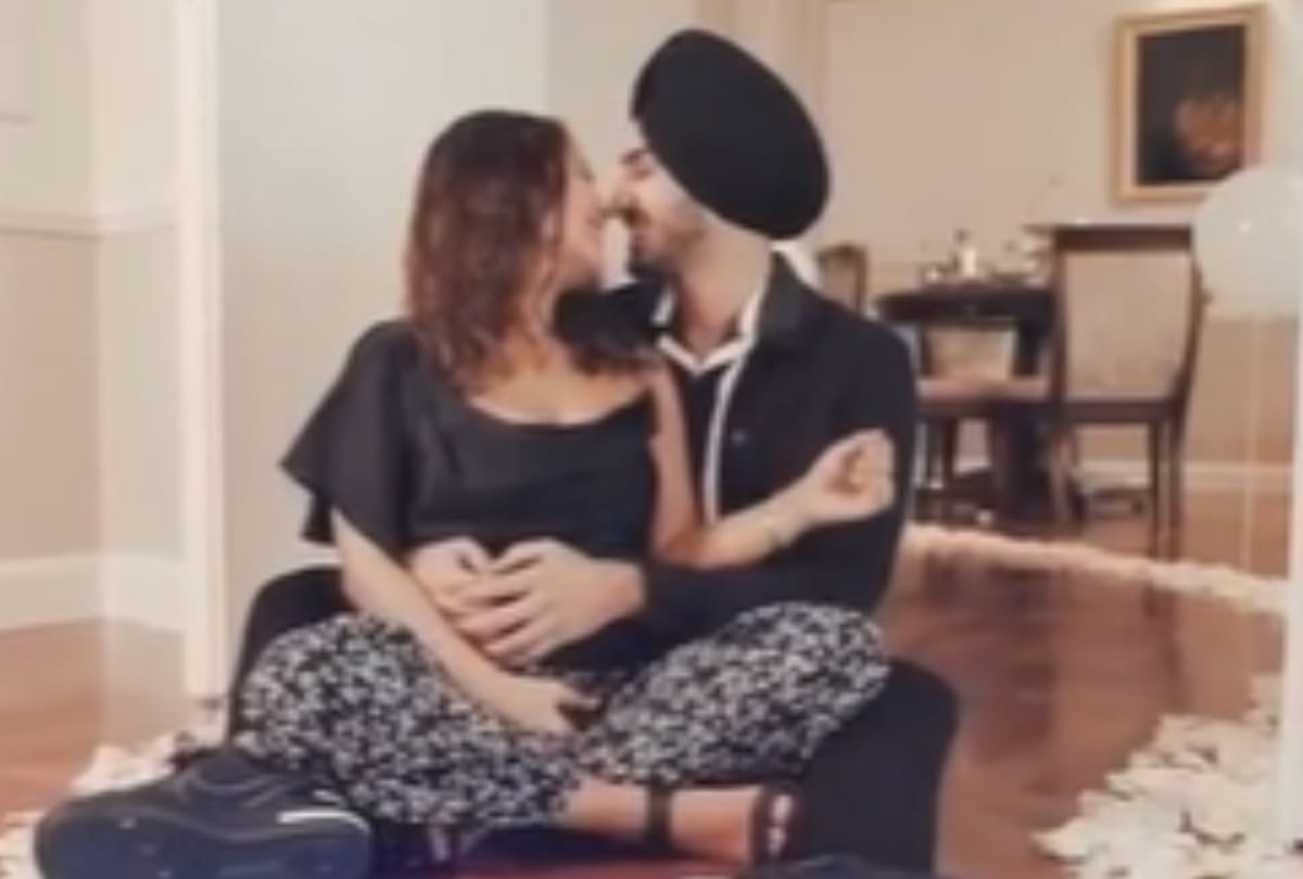 Neha Kakkar Pregnant news rohanpreet singh shows care
