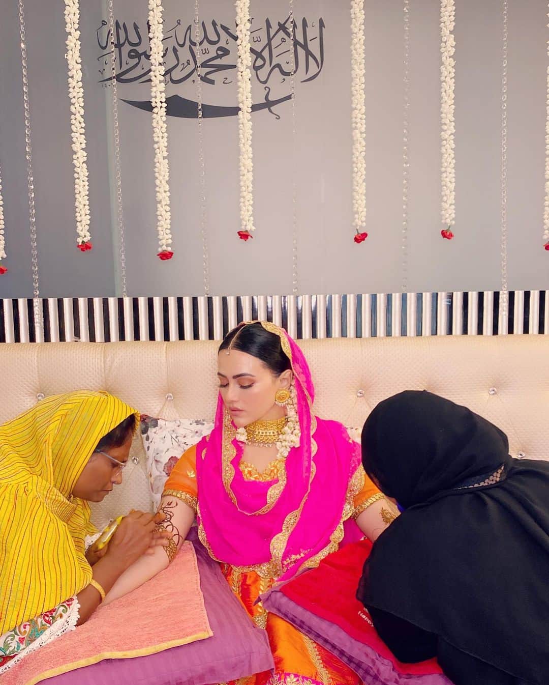 sana khan post her mehandi ceremony pic on instagram after walima quit bollywood