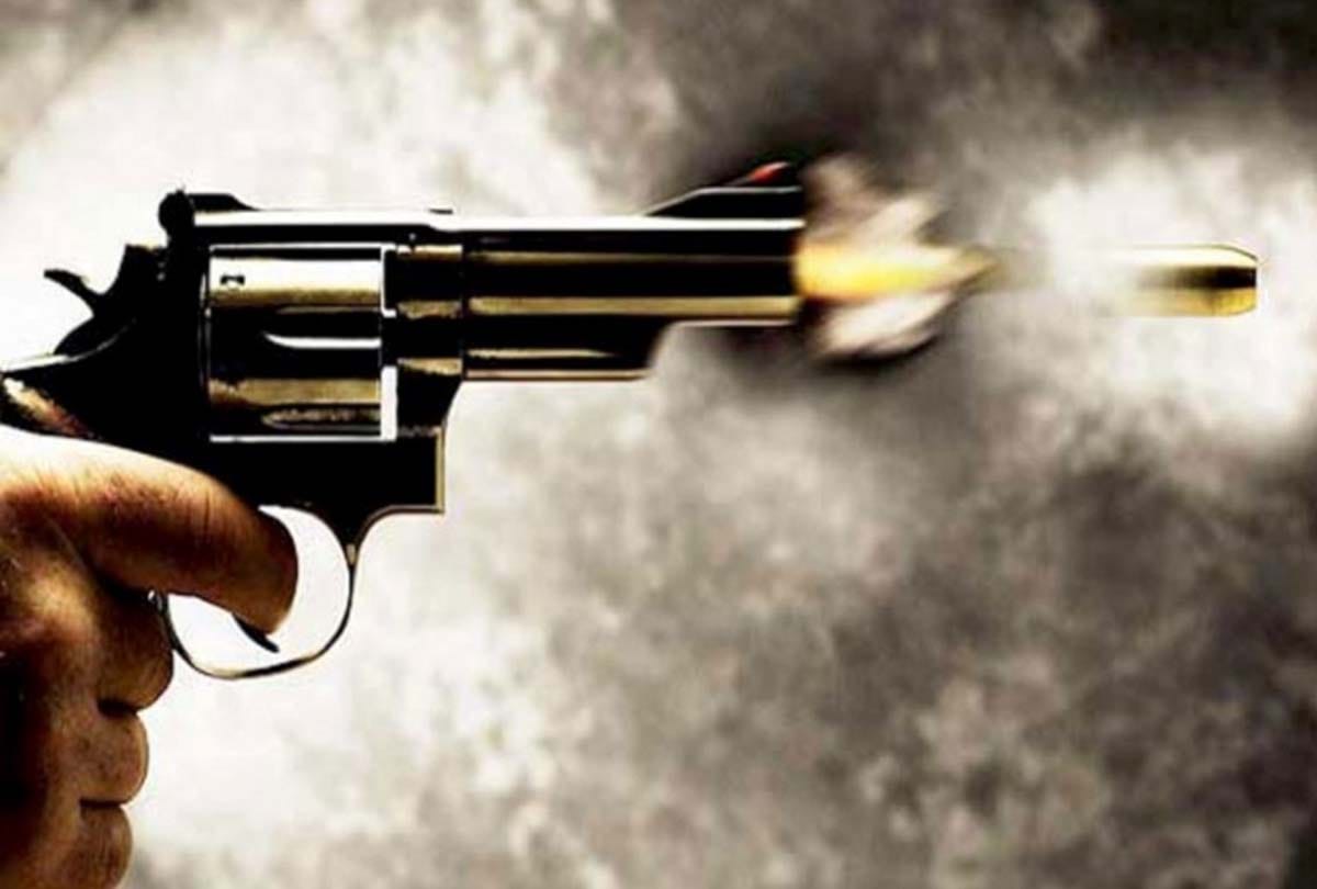 Report on 20 including former head in firing and stone pelting