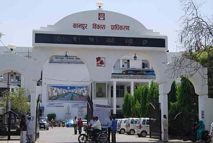 Lawyers beat Babu in registry office, work stopped in KDA