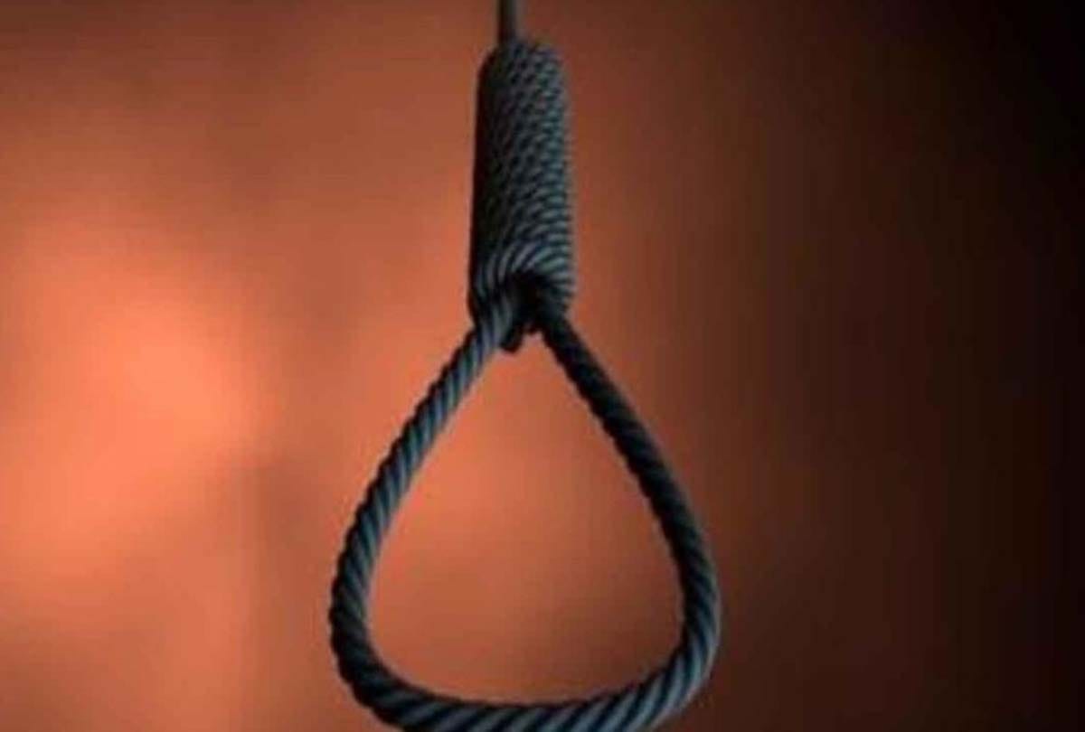 Two days after the death of the girl lover committed suicide