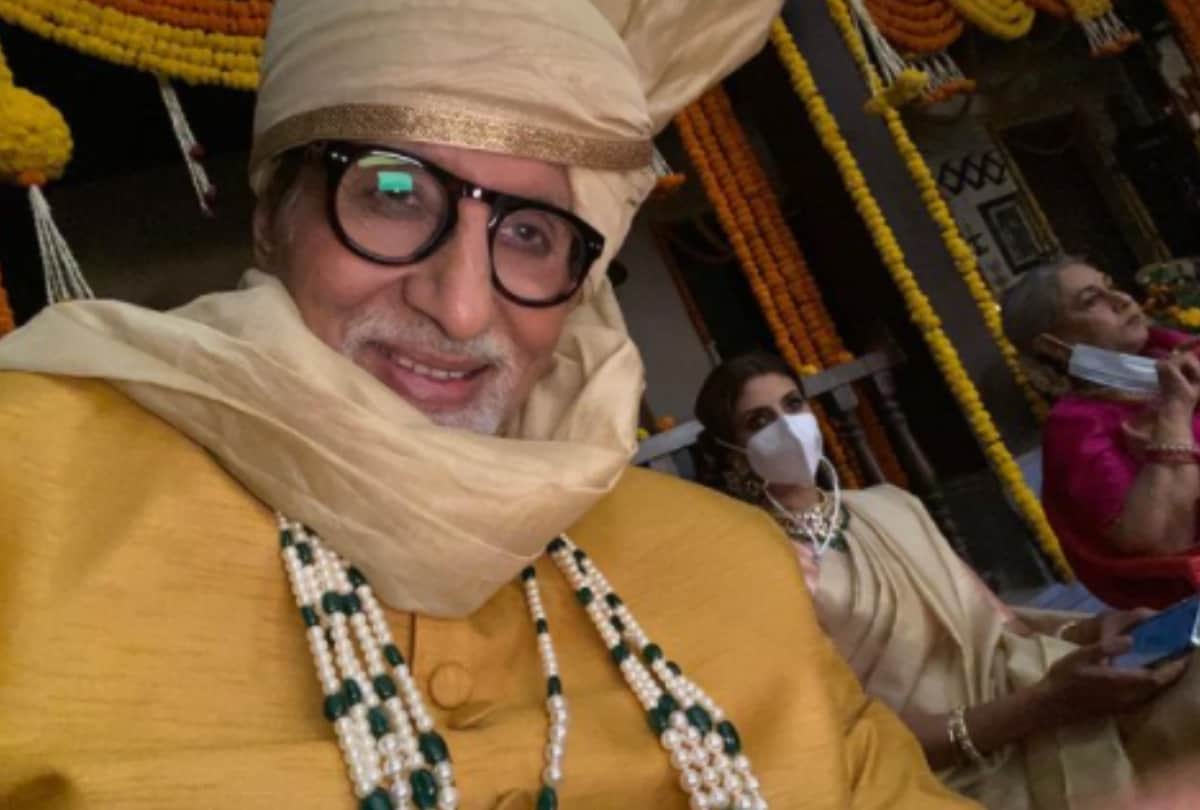 Happiness Is Seeing Family At Work Amitabh Bachchan Smile Says It All