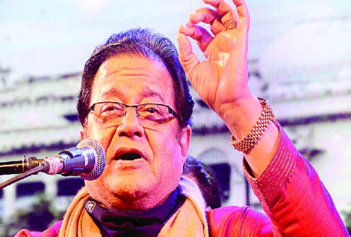 anup Jalota and DJ Narayan gave performance during the centenary celebration of lucknow university