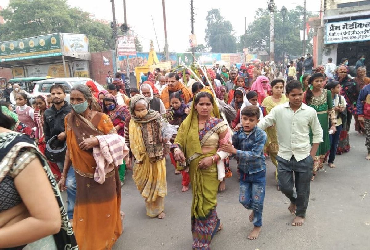 Giriraj ji Temple Parikrama On Kartik Purnima 2020