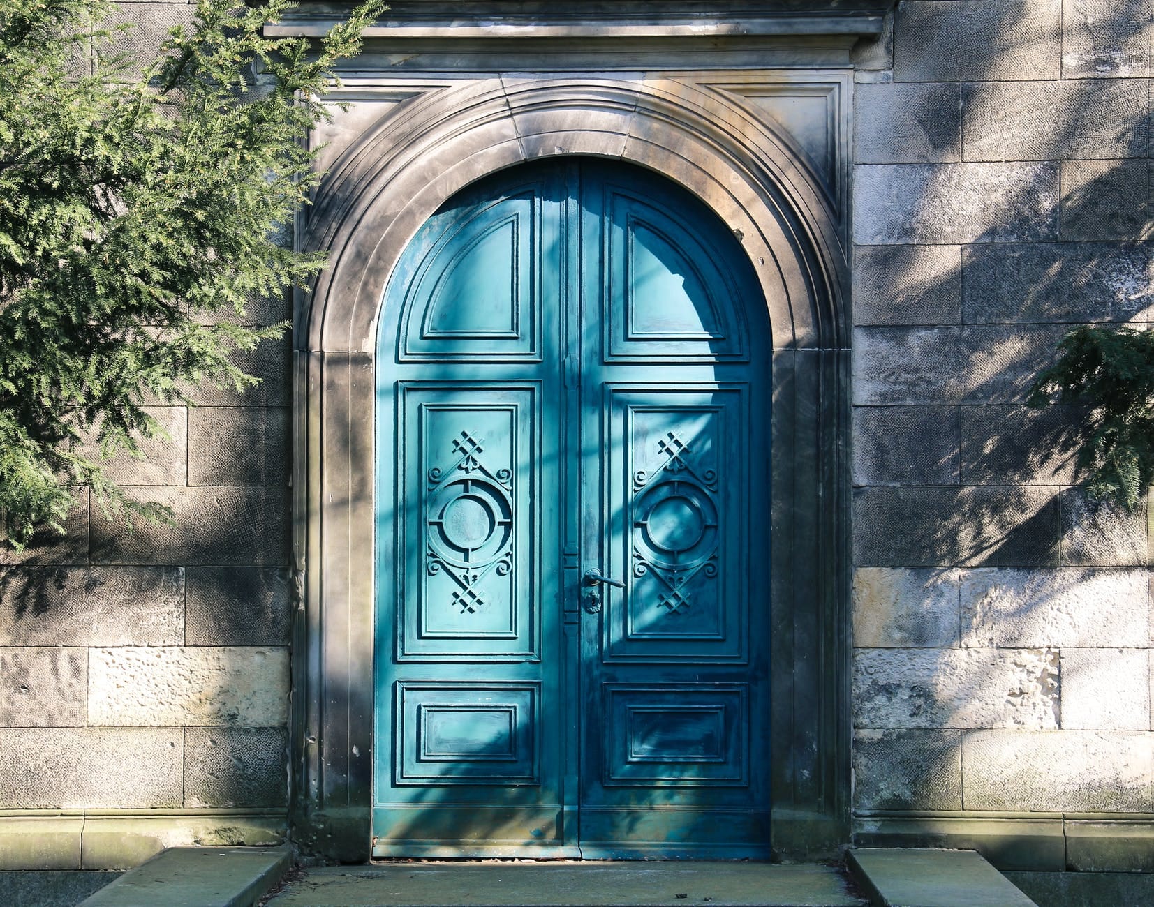 Vastu tips for main gate at home in hindi