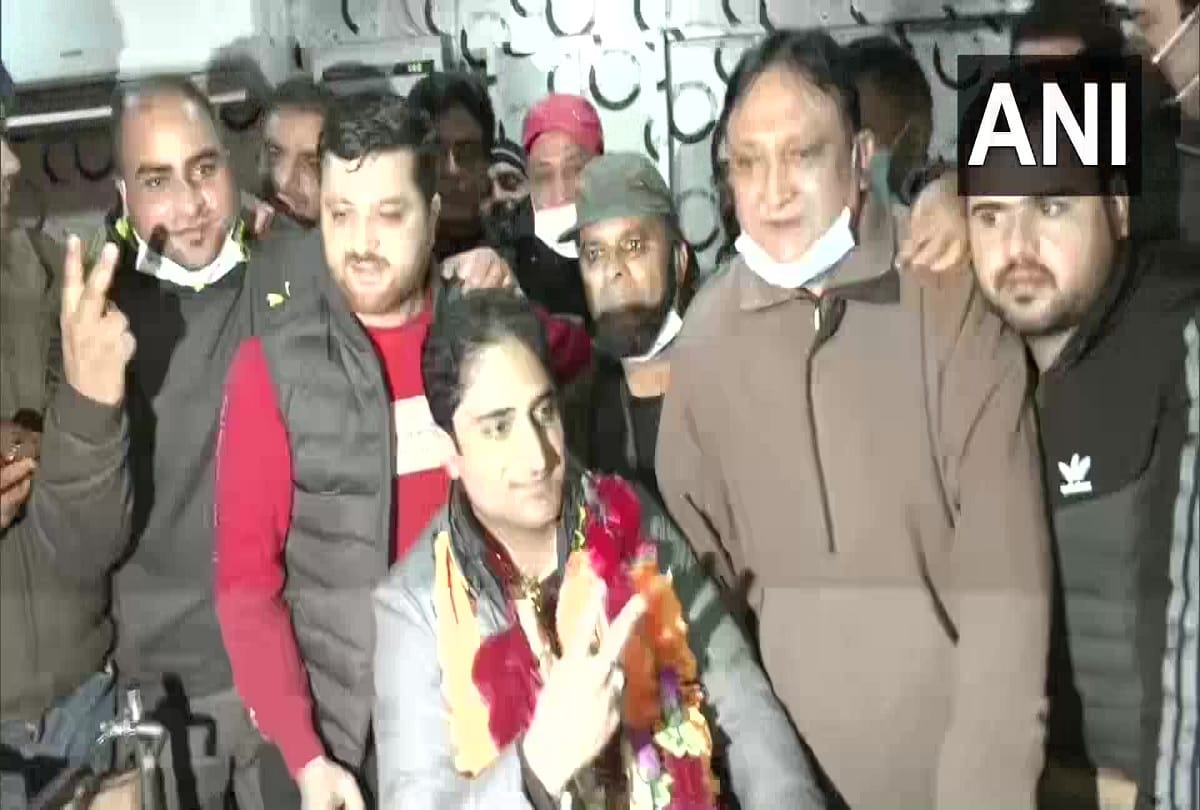 Junaid Azim Matto wins Srinagar Municipal Corporation SMC mayoral election