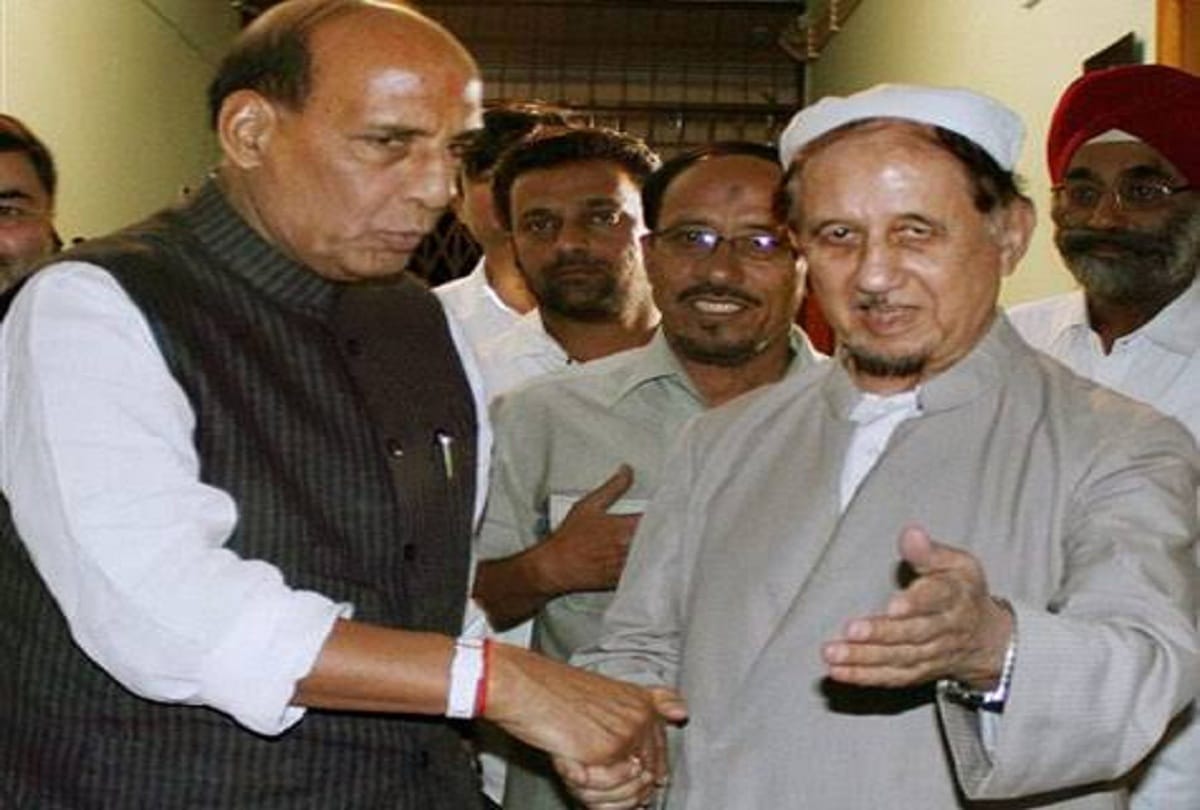 kalbe sadiq passed away Dr. Kalbe Sadiq had family relations with Atal Bihari Vajpayee and Hindu leaders