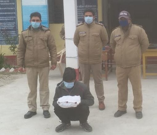 One arrested with two and a half kilos hashish