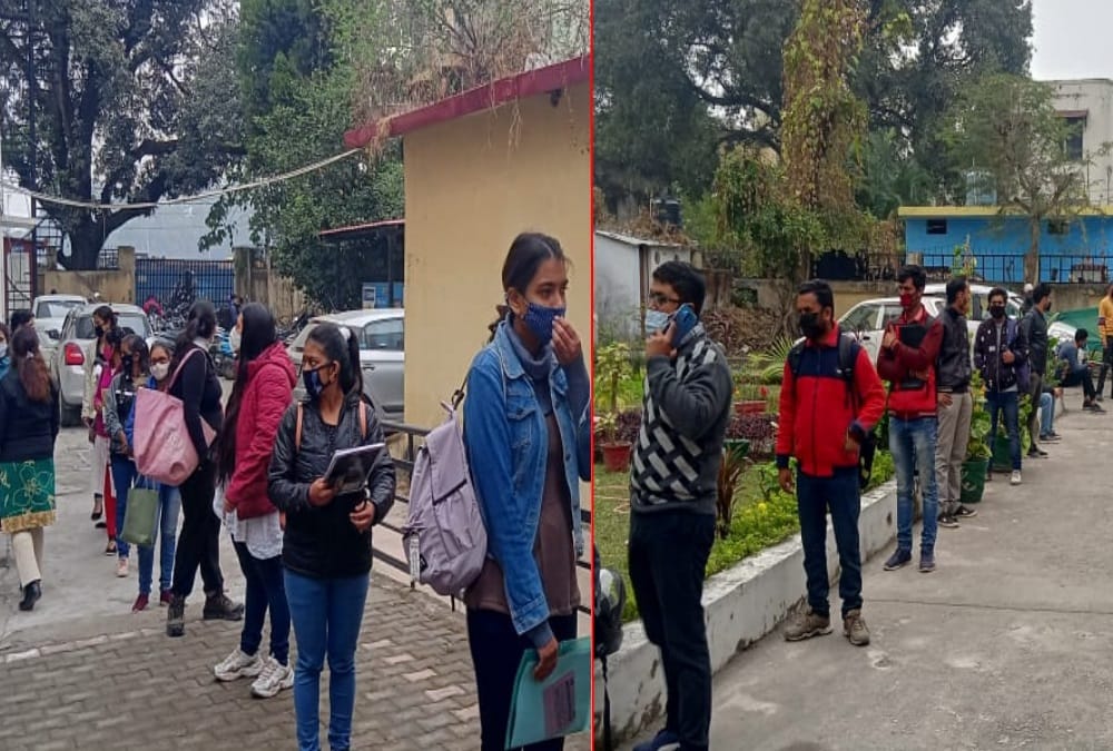 Dehradun latest news: Unemployed Youth Crowd in Rojgar mela for Job Recruitment photos