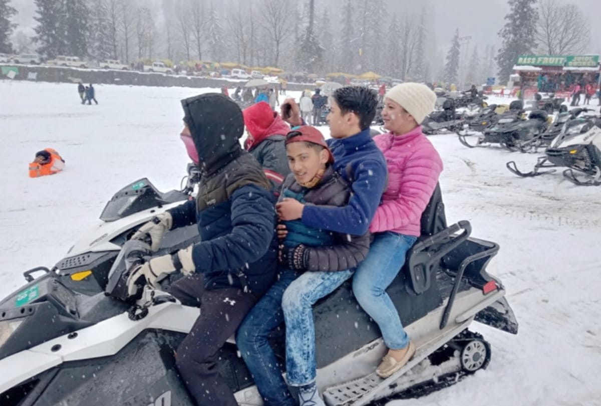 cold waves in himachal pradesh after heavy snowfall in lahaul spiti  Chamba Jot Kinnaur