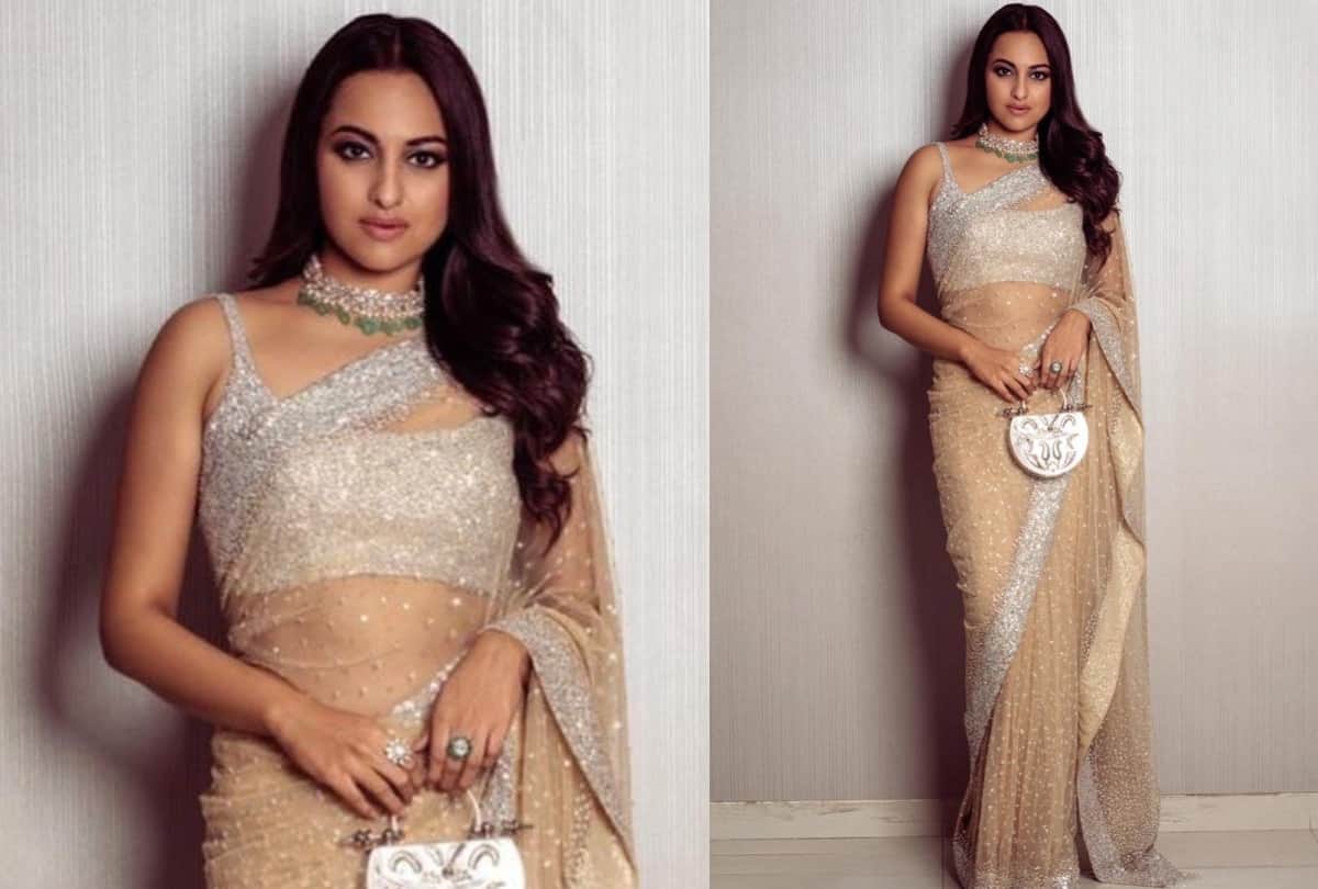 deepika padukone kareena kapoor wears same saree in different event