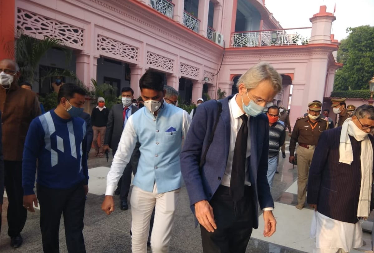 French ambassador emmanuel Lenin reached gorakhnath temple worshiped latest image