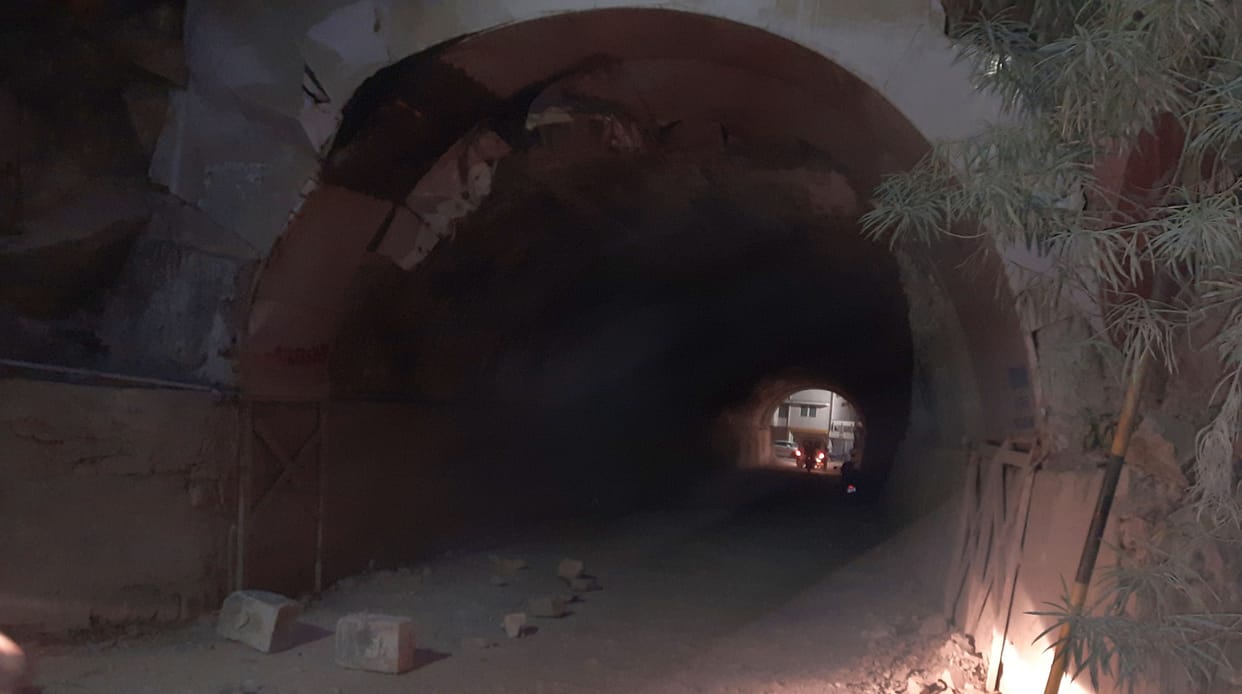 Brick falls due to dilapidated tunneling, accident averted