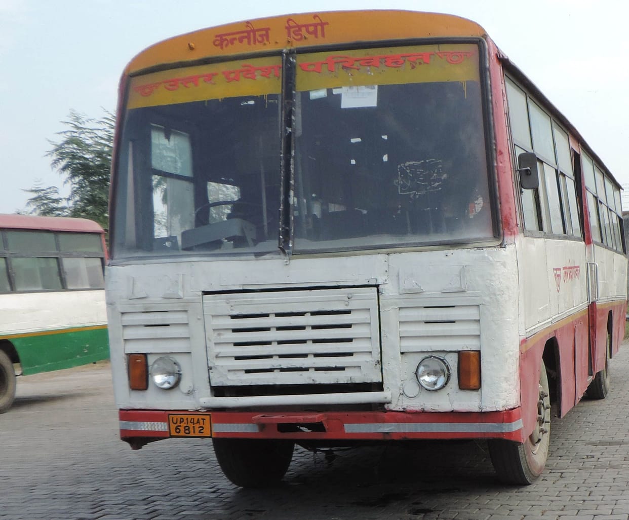 padane laga kohara, bason mein nahin lageen phog laiten