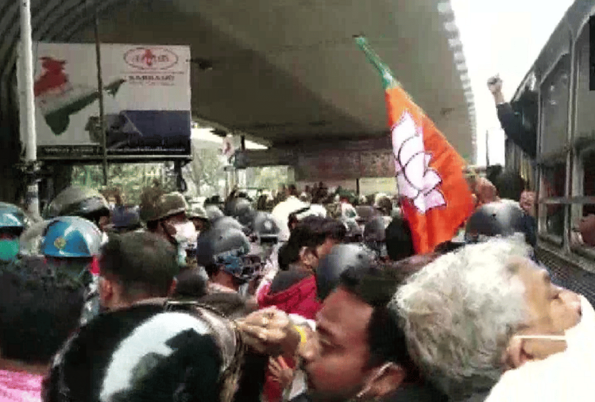 BJP workers scuffle with police in Kolkata after permission to hold rally denied