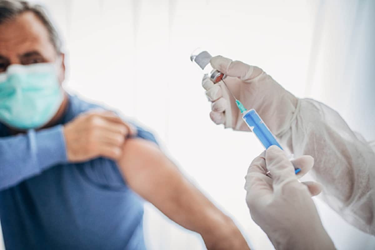 Corona vaccine update Doctors team will monitor after vaccination in Gorakhpur UP