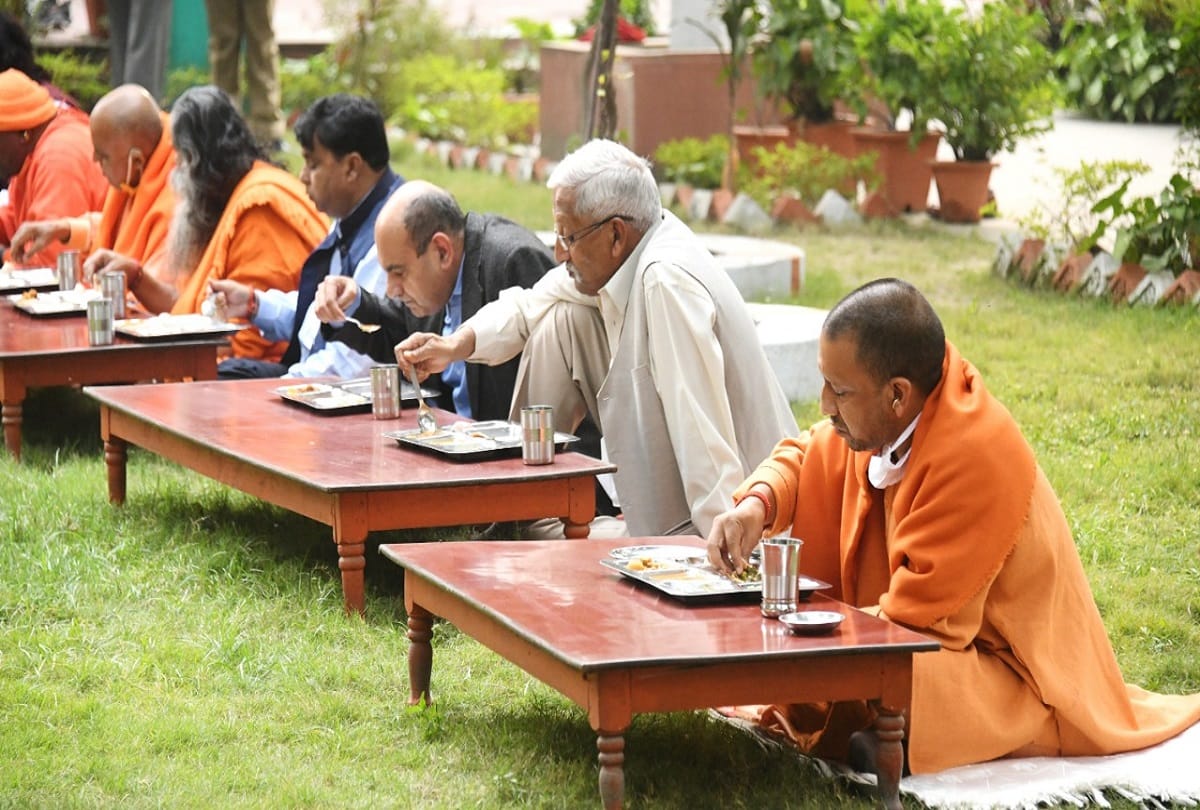 Cm yogi adityanath visit in gorakhnath temple latest news