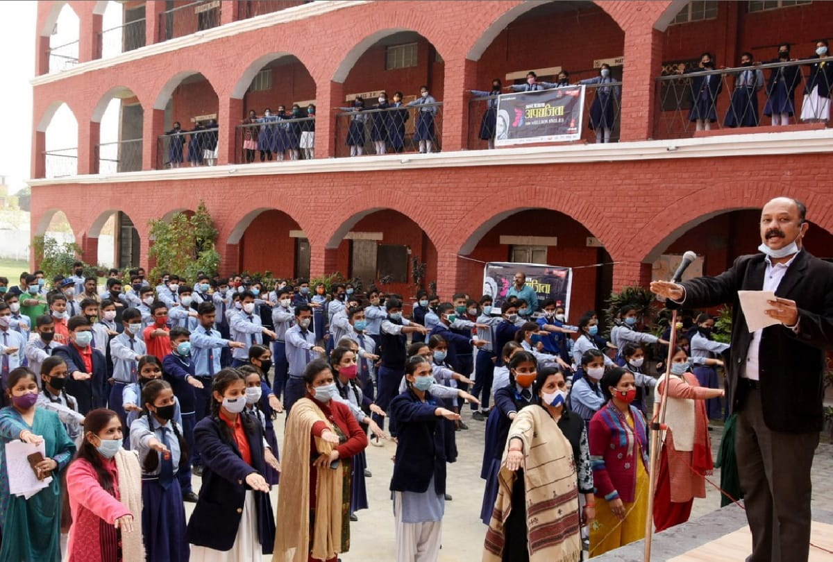 Amar Ujala Aparajita campaign Oath of honor women dignity administered at Gorakhpur Public School
