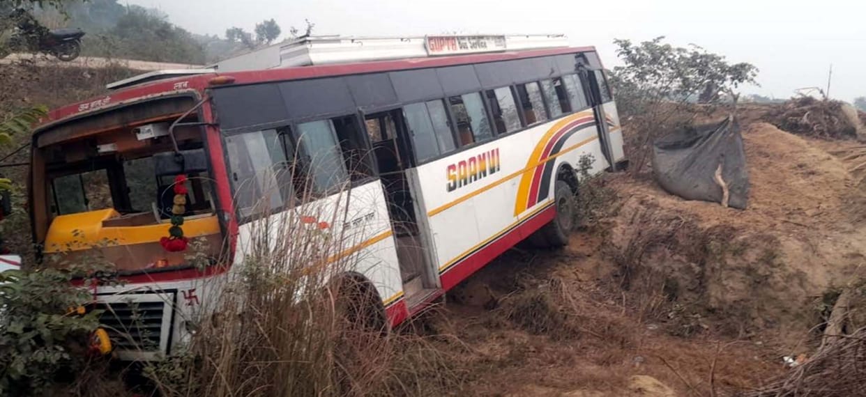 road accident 10 injured 2 serius