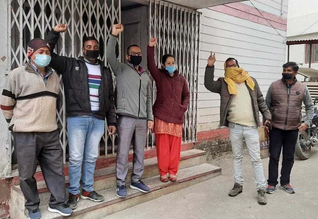 Locks hanging in post offices, protest in Lohaghat