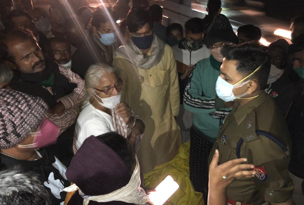 farmers protest on Agra-Gwalior Highway in Agra