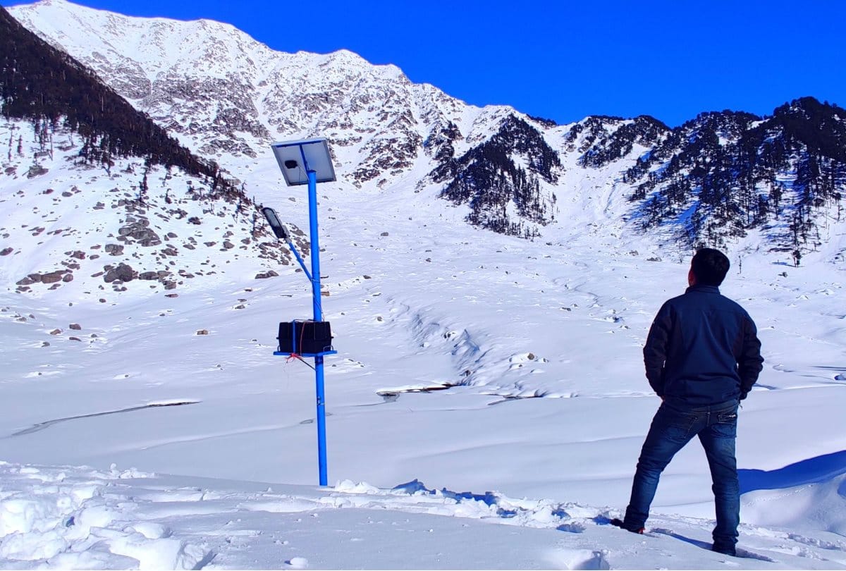 snowfall in Himachal Pradesh:  jakhoo hill receive first snowfall in shimla