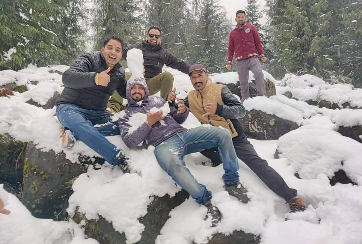snowfall in Himachal Pradesh:  jakhoo hill receive first snowfall in shimla