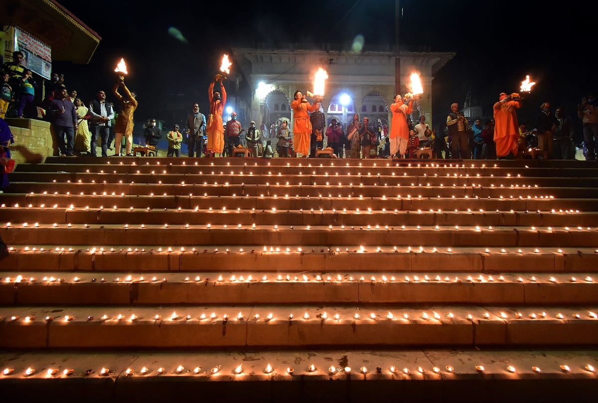 Wake up Srihari: Vishnu, the temple adorned on the shehnai Devotthan Ekadashi, special adornment and worship in the Veni Madhav temple