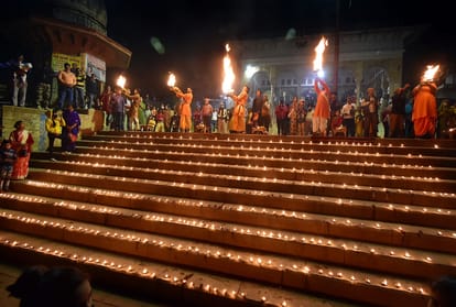 Wake up Srihari: Vishnu, the temple adorned on the shehnai Devotthan Ekadashi, special adornment and worship in the Veni Madhav temple
