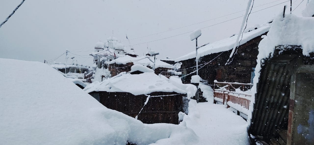 Delhi weather snowfall in mountains increasing winter in field areas as in delhi ncr and north india after 1 december minimum temperature may rise