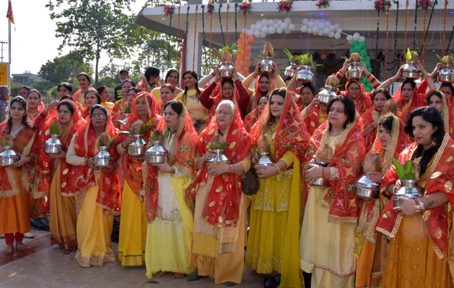 Kalash Yatra took place with bandbars, devotees visit