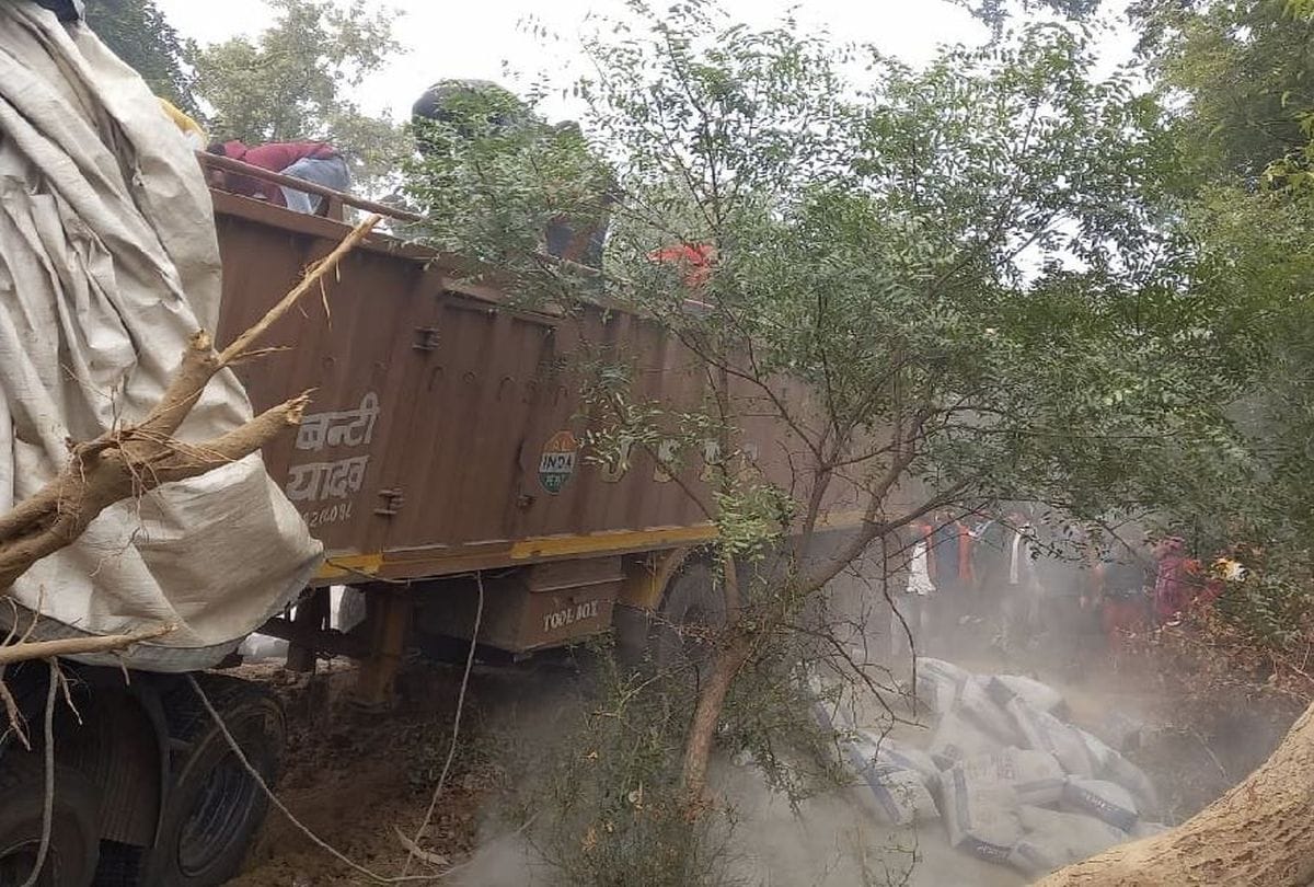 Firozabad Road Accident News: Four Died In Accident Inside Story Of villagers Helps