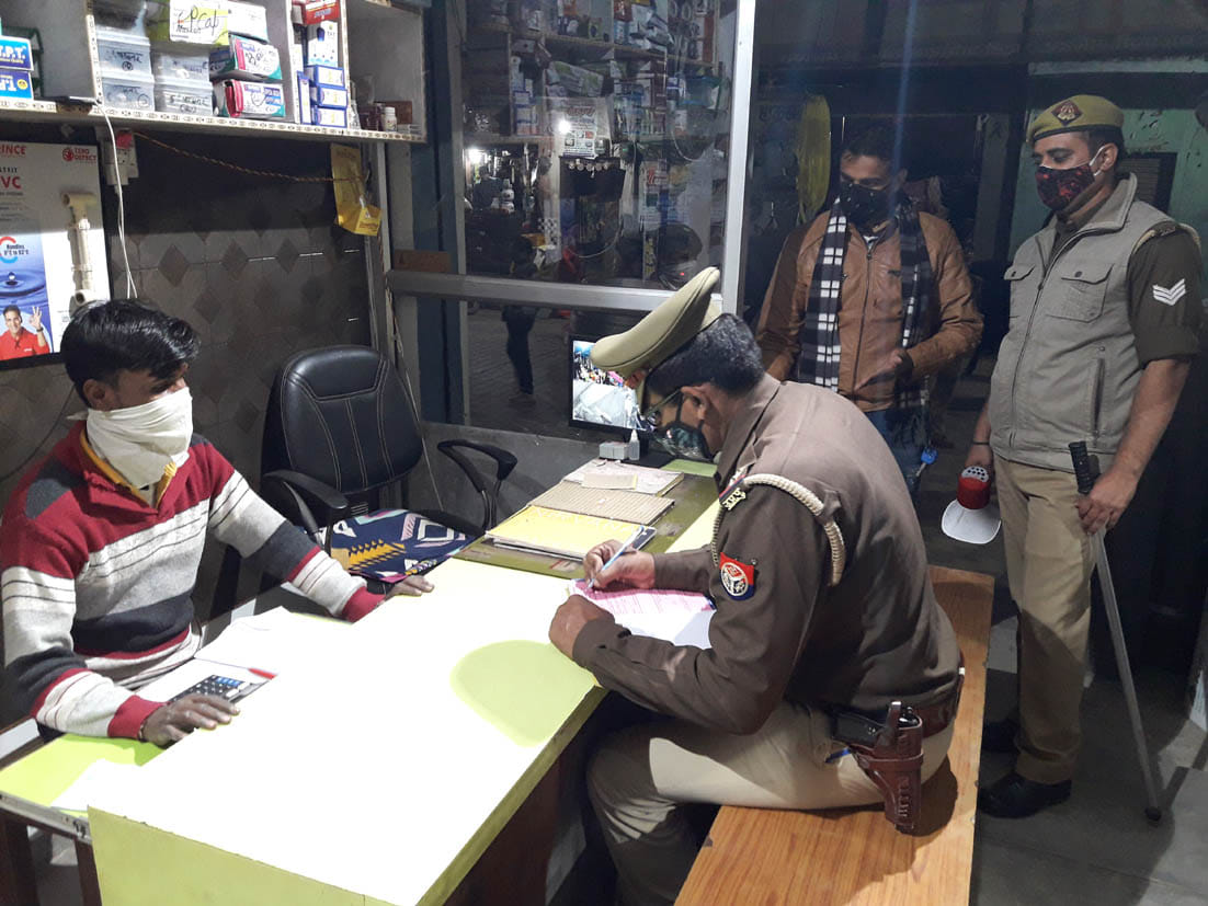 Encroachment removed, Kovid challans for non-compliance of rules