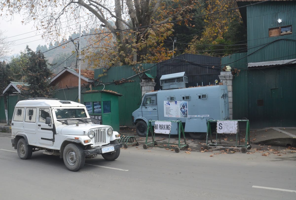mehbooba mufti put under house arrest daughter confirms on phone