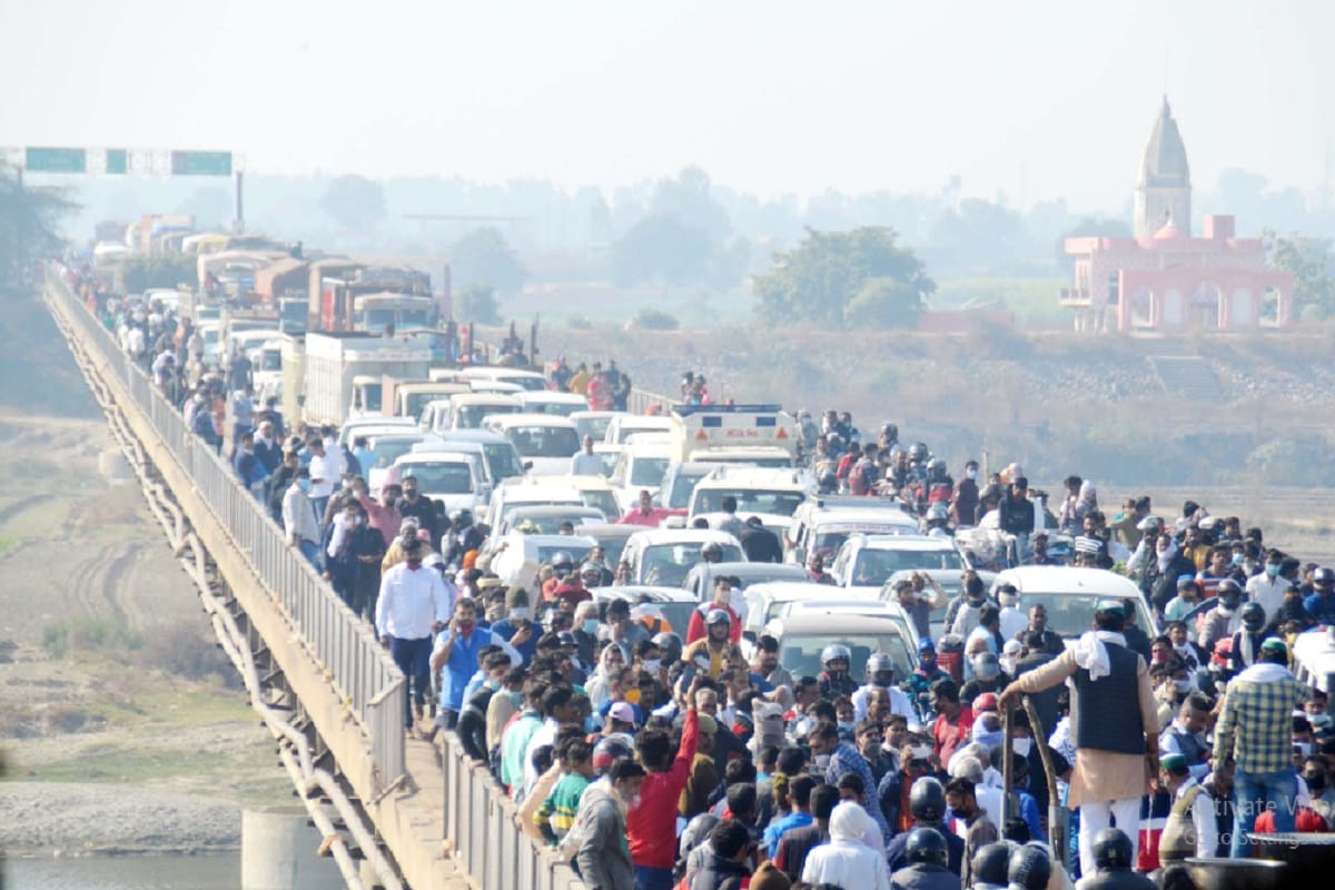 Kishan Andolan Today in Meerut News: Many grooms got stuck in jam in Baghpat and there is help from BKU workers