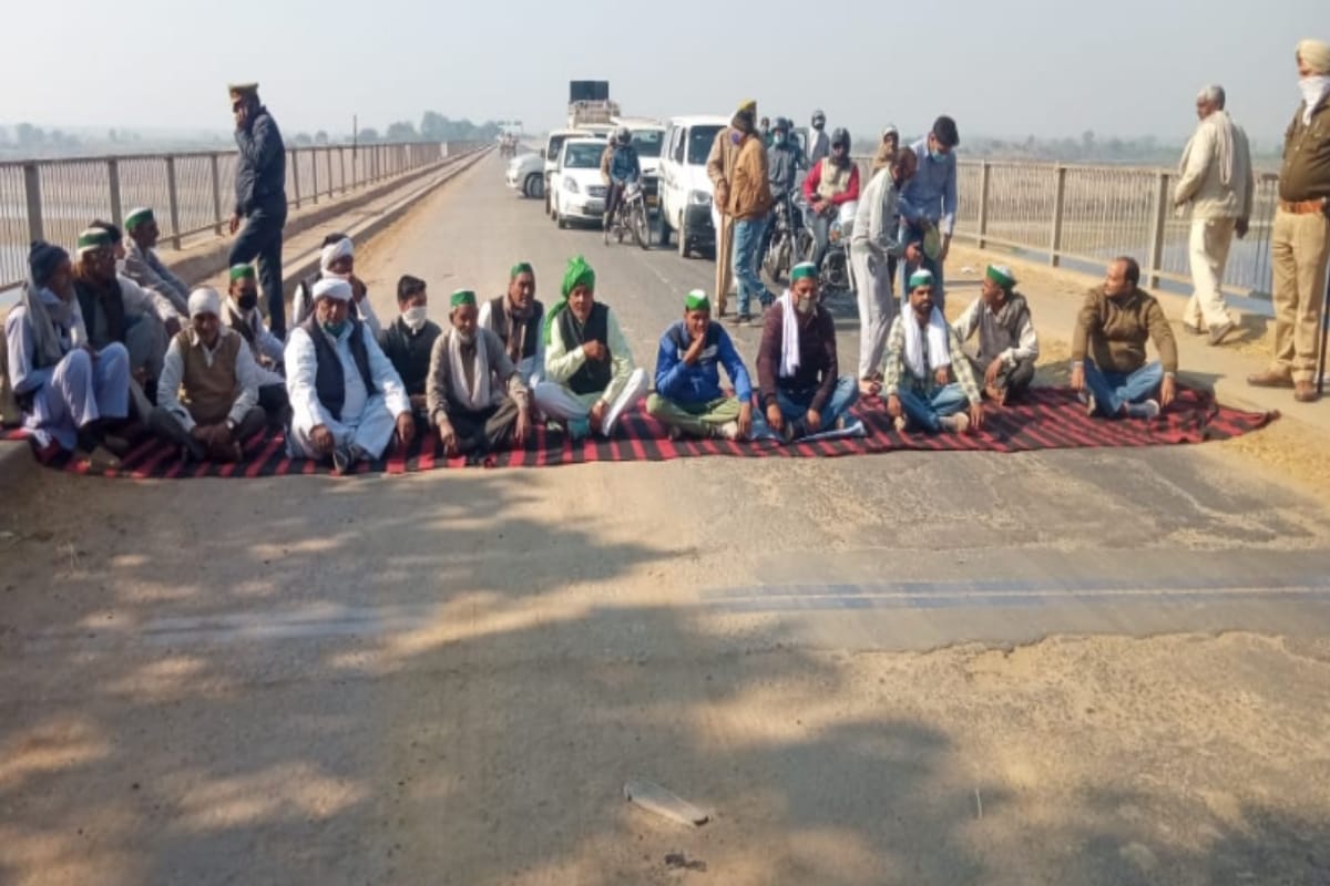Farmers Protest against lathi-charge on farmers of Punjab, Haryana, Chakki jam in the west UP
