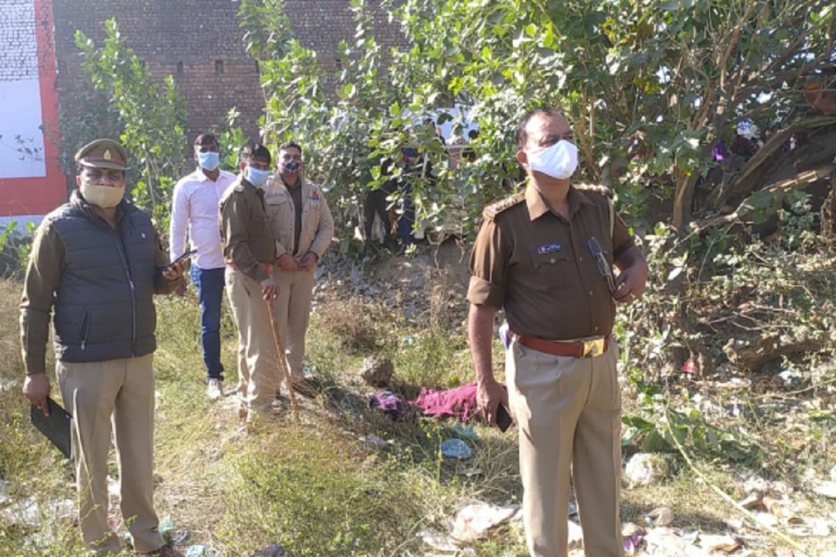 UP Crime News: The body was burnt after murdered a youth in Bijnor